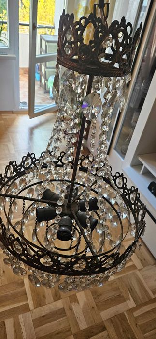 Полилей с кристали