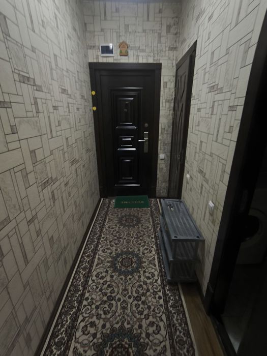 Сдаю квартиру  чилнзр:19квартал 2комнат 2этаж Зеркалка