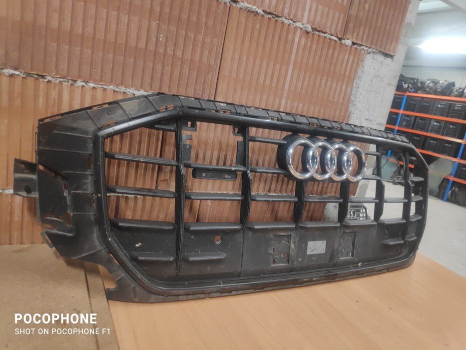 Маска - Решетка Audi Q8 / Ауди Кю8 4M8 Със Забележка!