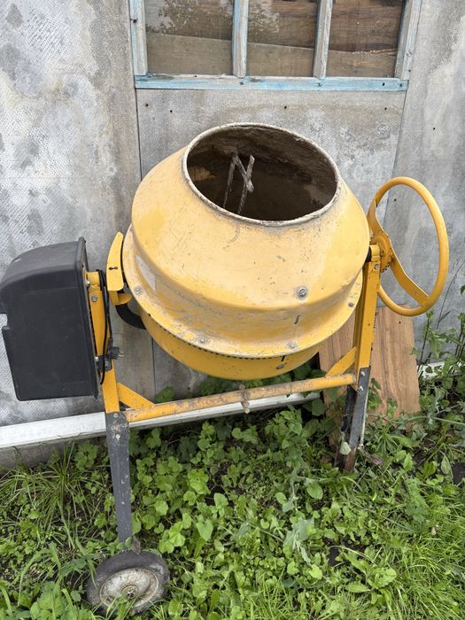 Продам бетономешалку