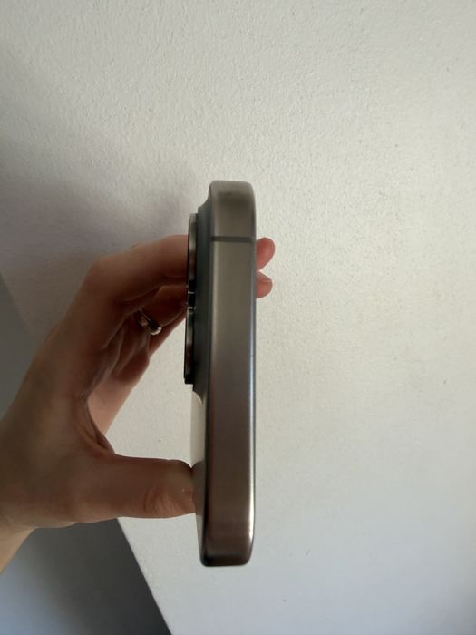 Iphone 15 pro 256 natural titanium