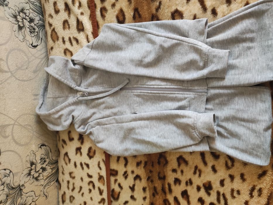 Продам детский спортивный костюм