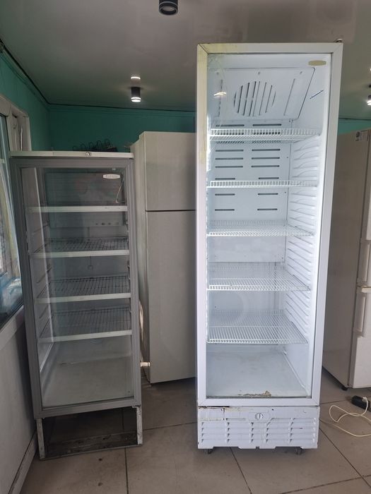 Продам холодильник витринный высота 2.20