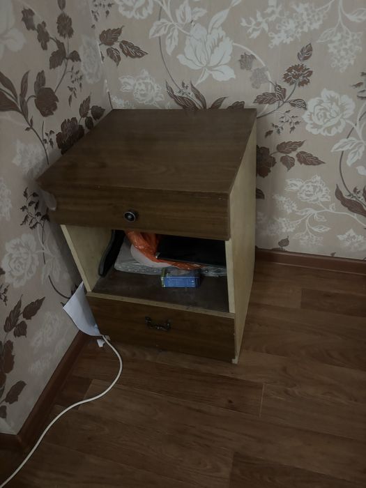 Тумбочка с ящиками