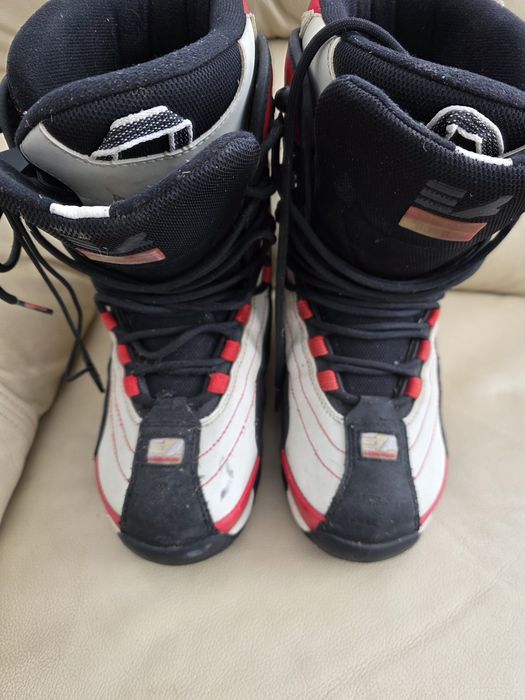 Boots Head Snowboard