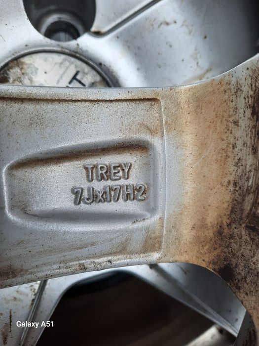 Ляти джанти с гуми зимни 4×100, 17цола