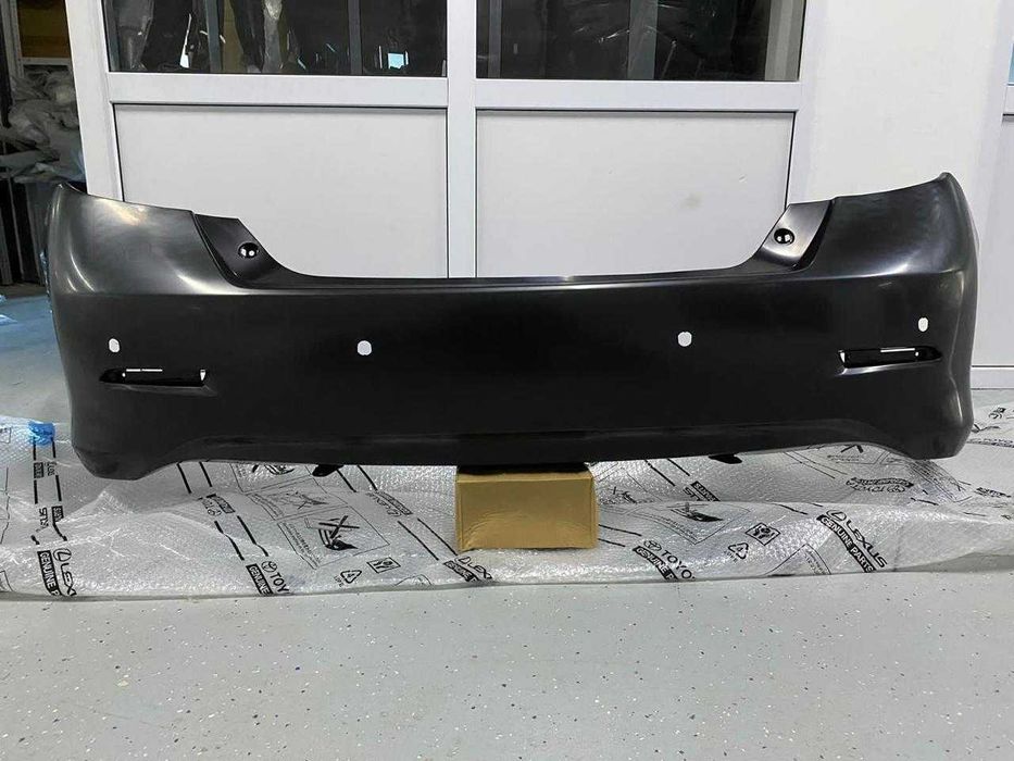 Задний бампер новый оригинал Toyota Camry 50
