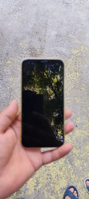 IPHONE 11  sotiladi
