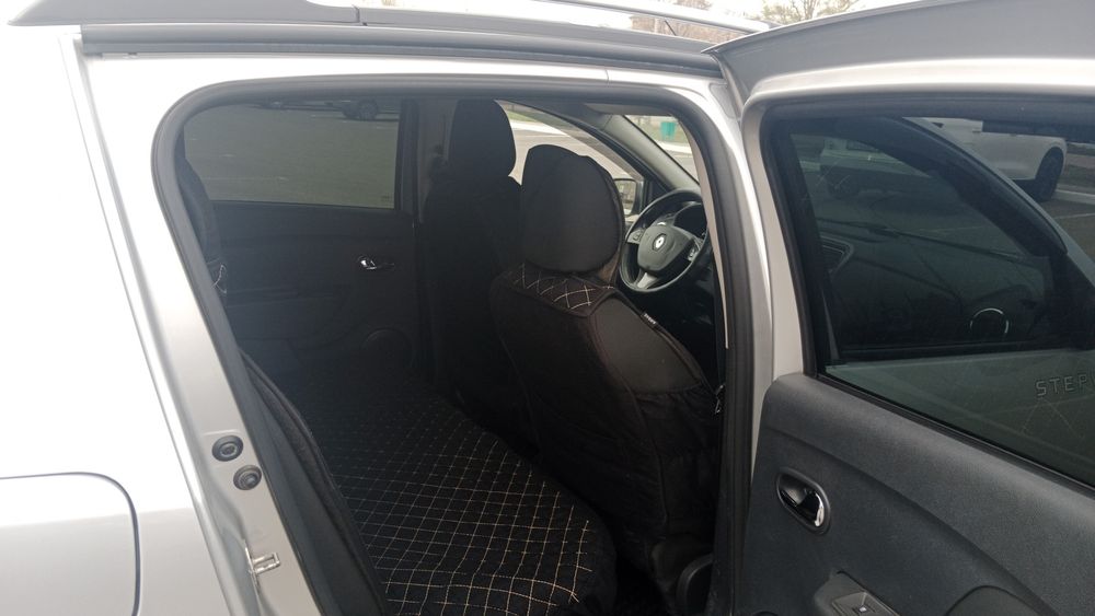 Продаю Рено Сандеро