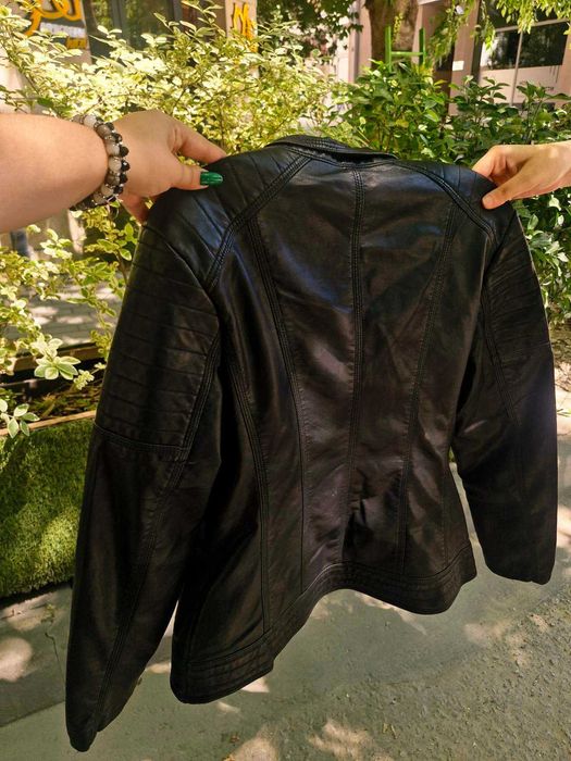 Кожено яке - изкуствена кожа, 3XL=L китайска номерация, вталено