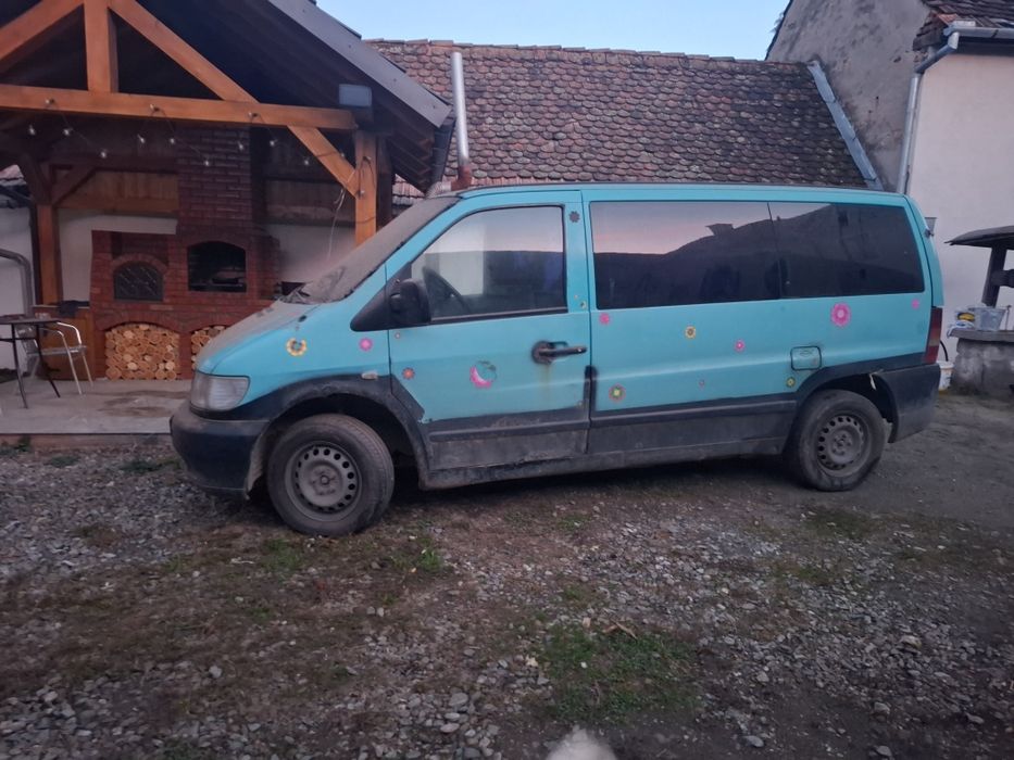 Vând Mercedes Vito