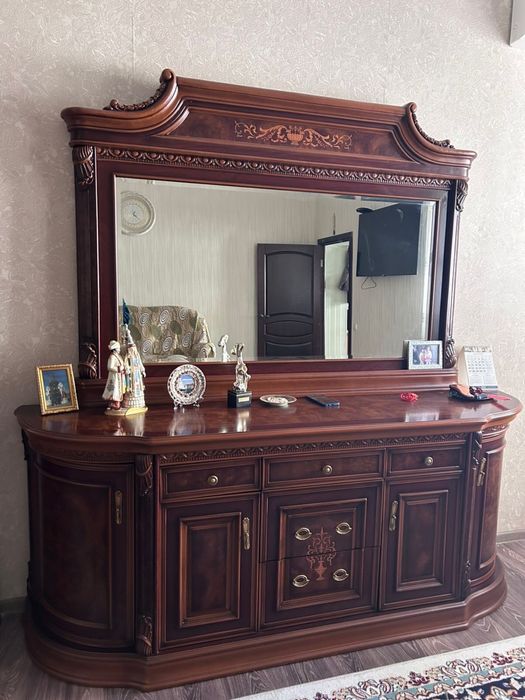 Продаётся горка и стенка с зеркалом
