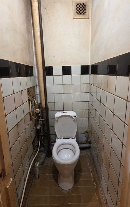 Продается 2 км.квартира в 7 мкр