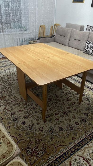 Продам стол книжку