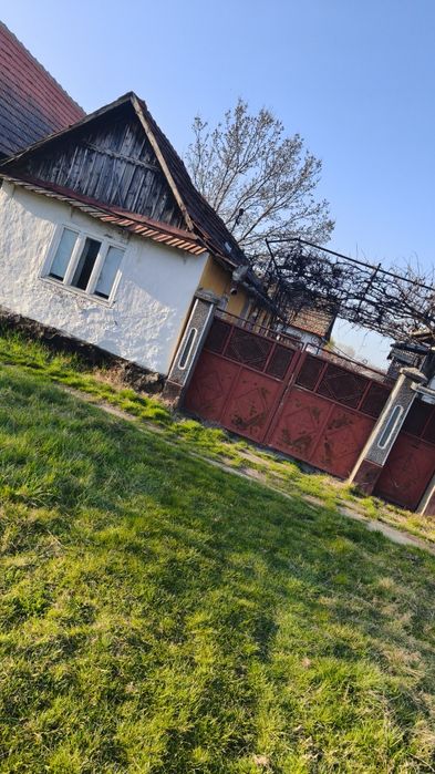 Două case de vânzare amândouă pe centru 42.000 și 20.000 negociabil