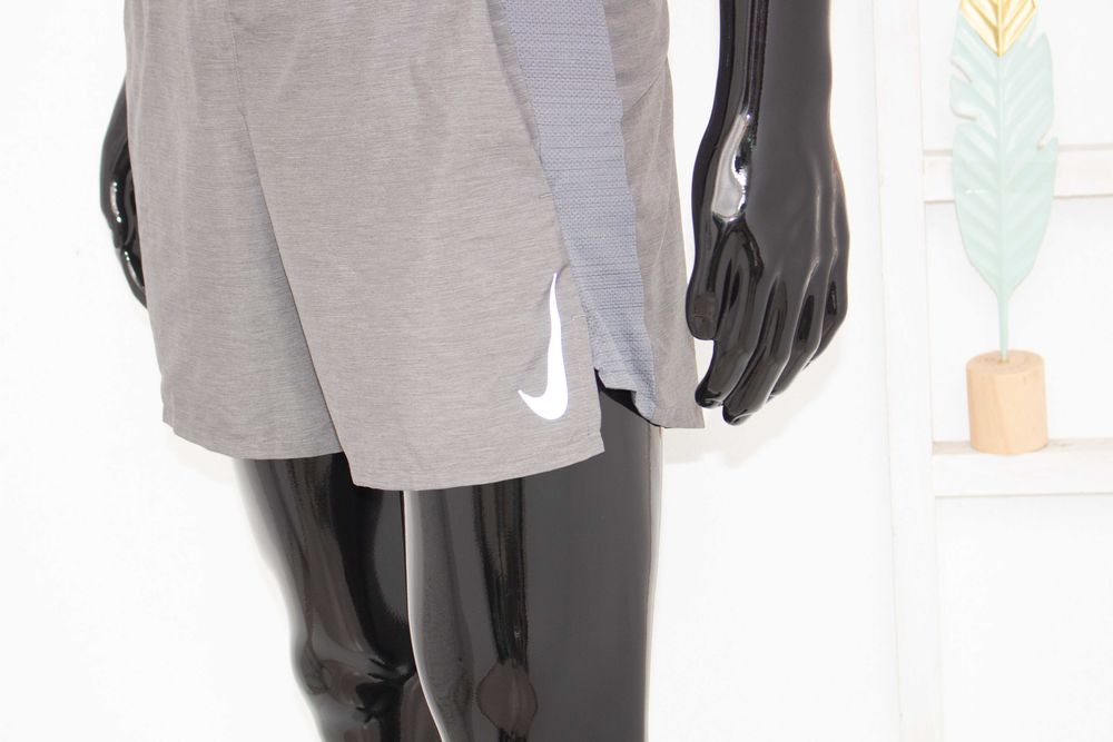 Nike оригинални мъжки шорти сиво за бягане фитнес S