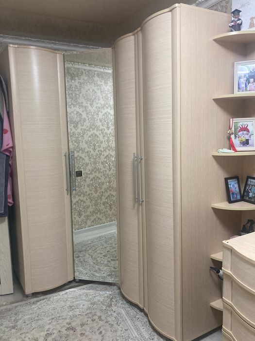 Продам шкаф полукруглый