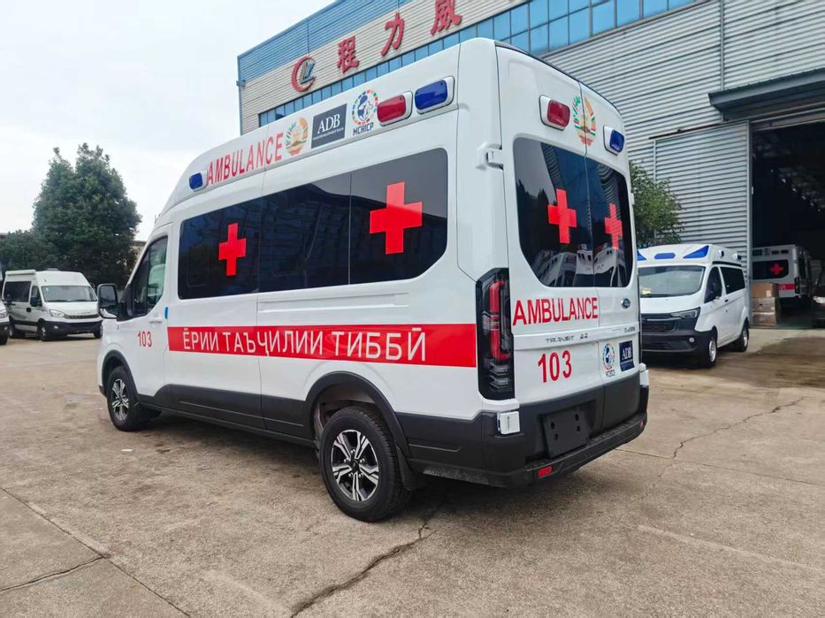 Ford Transit T8 Ambulance, машина скорой помощи с высокой крышой