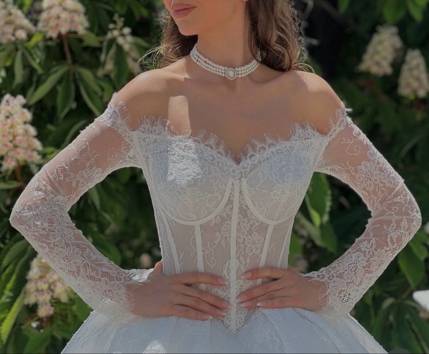 Vând rochie de mireasă elegantă, într-o stare impecabilă.