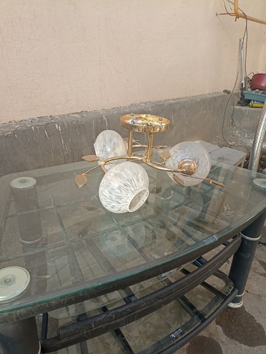 Продам люстру б/у