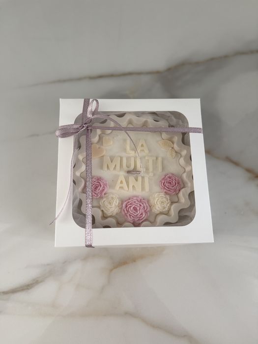 Lumanare in vas ceramic cu mesaj “La multi ani!”
