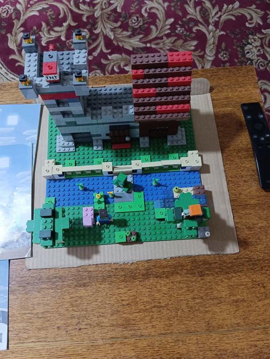 Продам Лего Minecraft