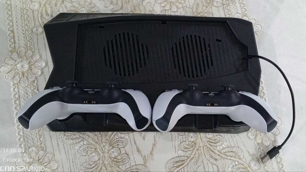 Playstation 5 Disc Edition в идеальном состоянии 2 джойстик