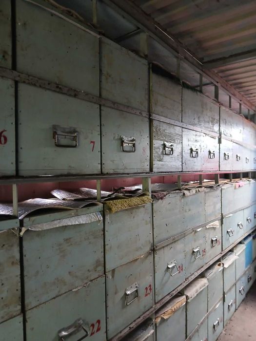 Vand Scania L400 cu container prelata + container albine (pavilion)