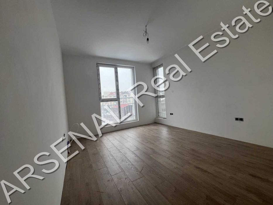 Продаваме четиристаен апартамент, Надежда 1