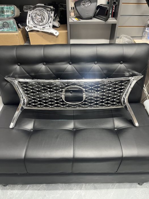 Решетка радиатора Lexus RX350
