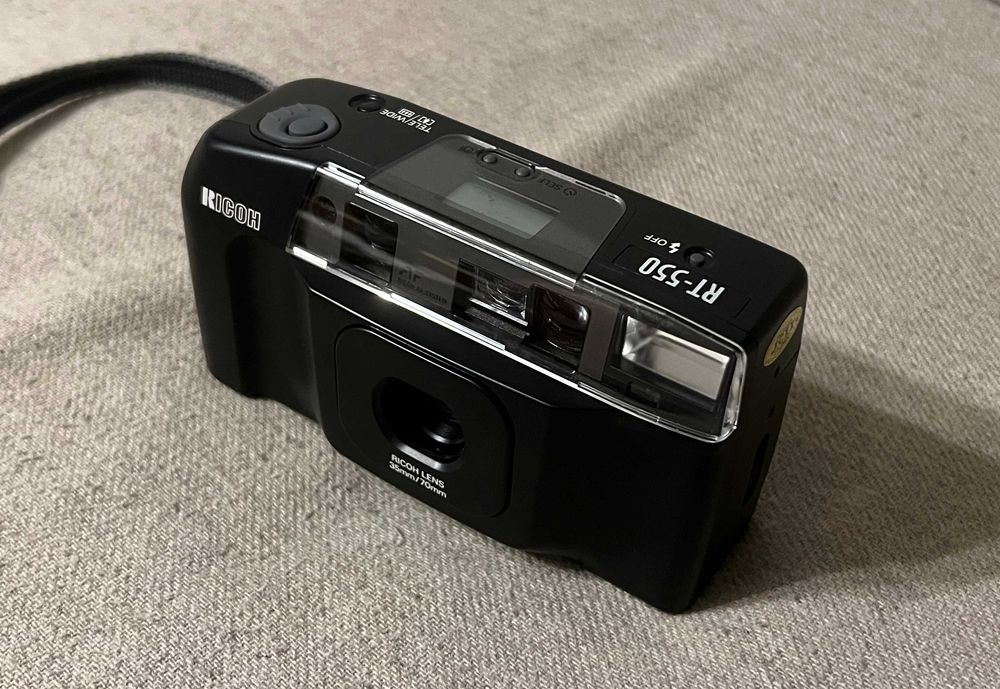 Aparat foto analog Ricoh RT 550 autofocus 35mm cu husa