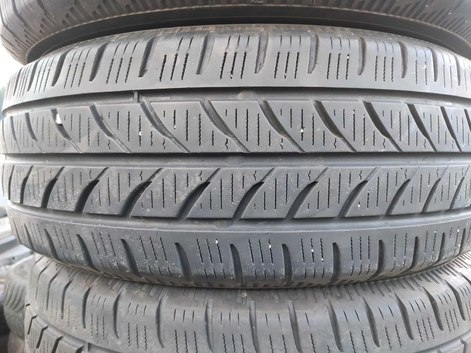 4бр Зимни гуми за БУС 215 65 16 С - Yokohama
