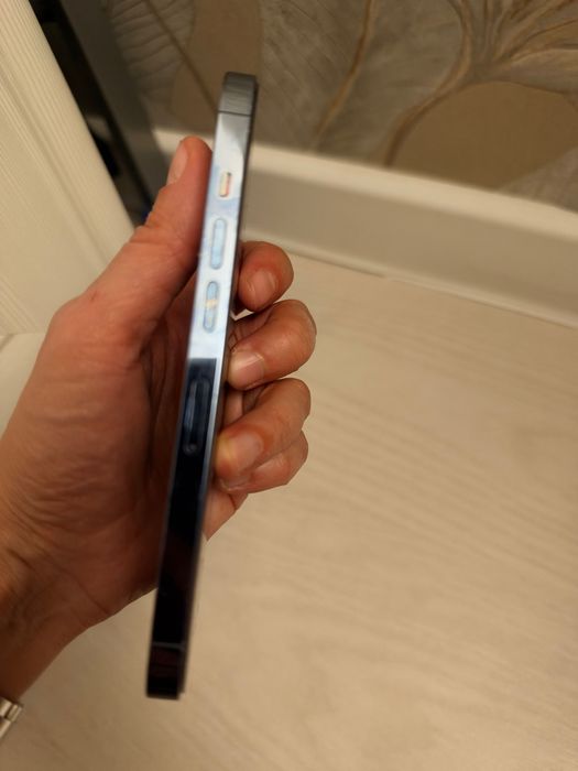 Продаю IPhone 13 pro