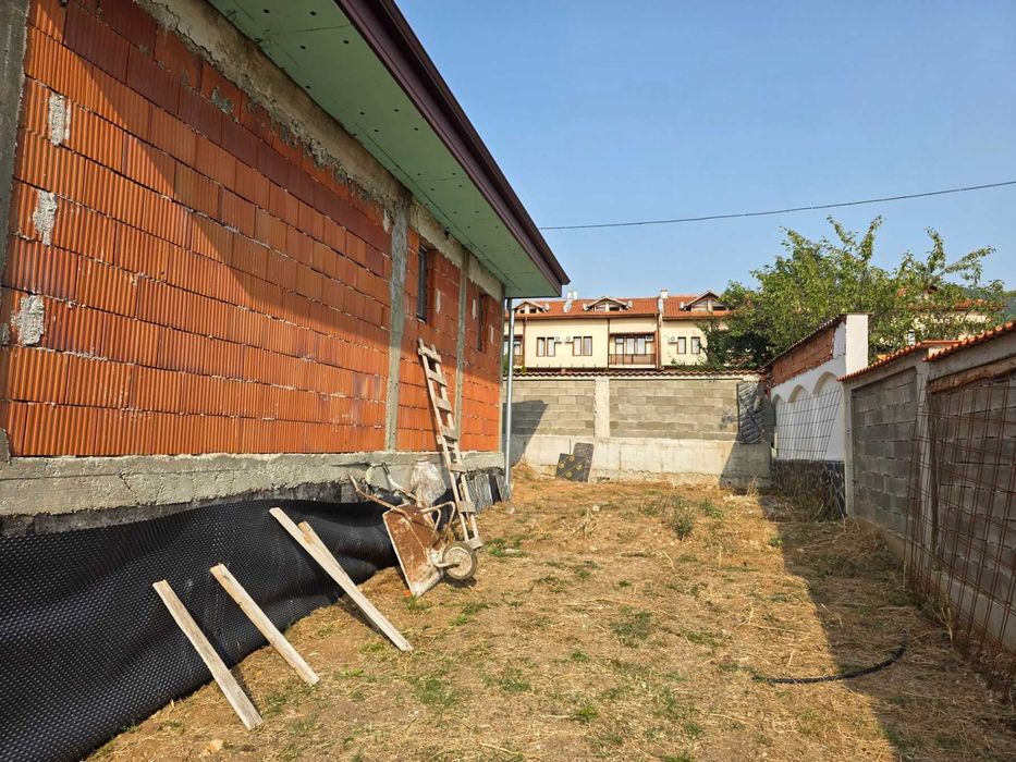 Къща в Пазарджик, област-гр.Велинград площ 110 цена 148000