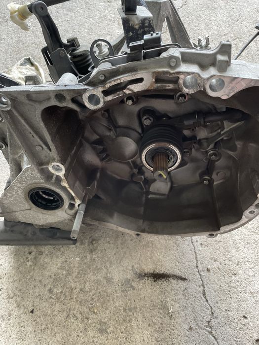 Cutie de viteza Dacia logan Sandero 12 16V