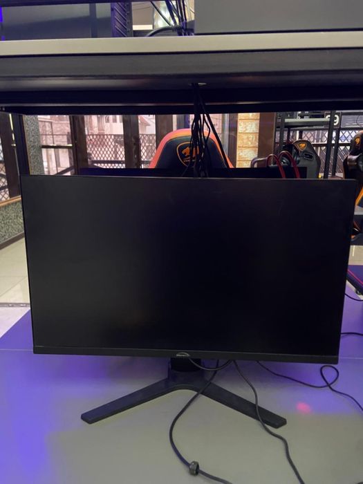 Продаются игравые мониторы и стуля срочно