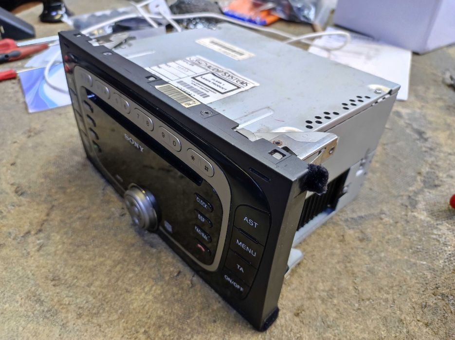 Радио СД/мп3 плеяр Sony за форд фокус/ц макс с блутут, комплект!