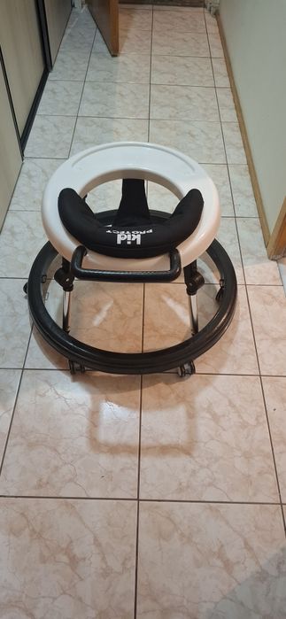 Vând premergător ,stare foarte bună .Sector 4 preț 150 lei