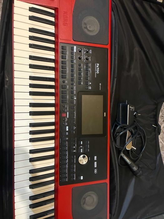 Синтезатор Korg Pa700 RD Professional Arranger (Limited Red Edition)