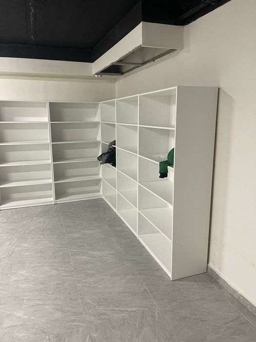 Стеллаж витрины полки для магазина