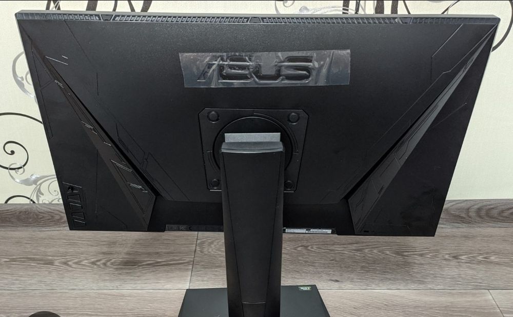 Asus геймърски монитор