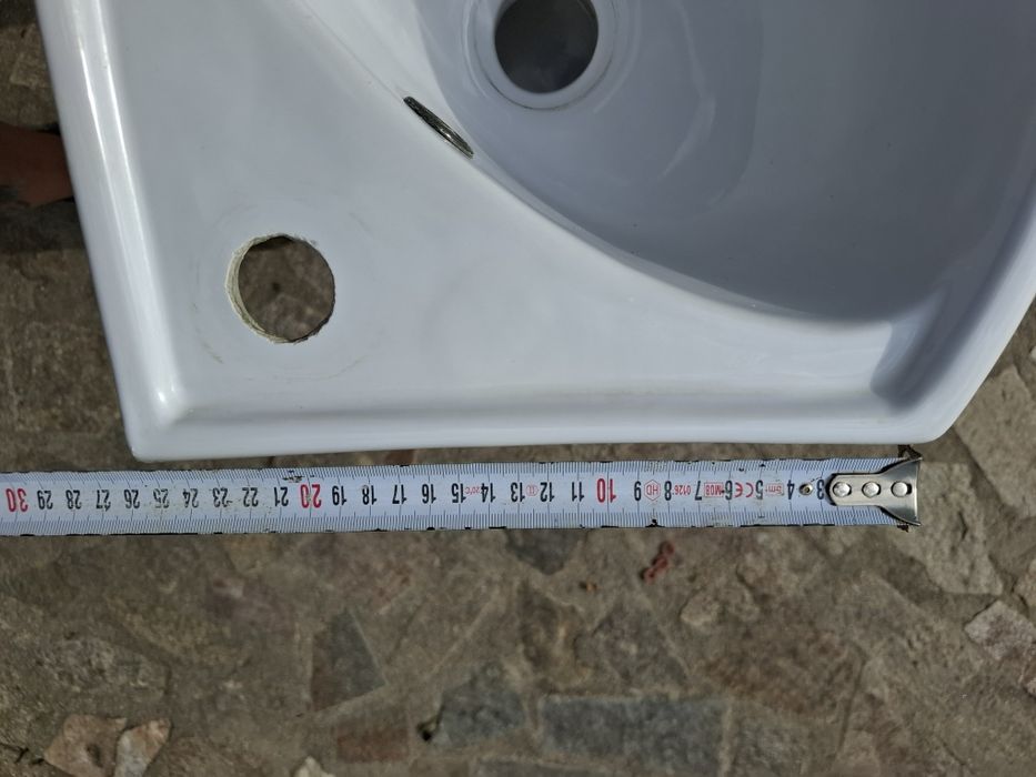 Ъглов умивалник малък с ботуш