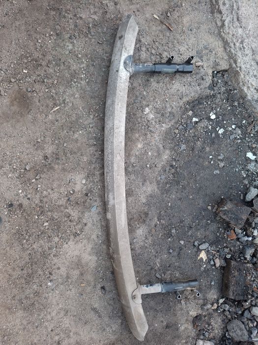 Усилитель бампера