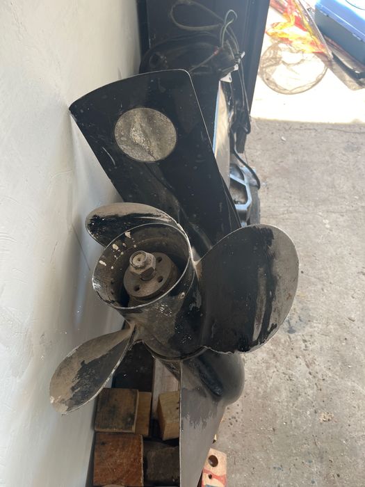 Ботуш с редуктор и хидравлика за моторна лодка