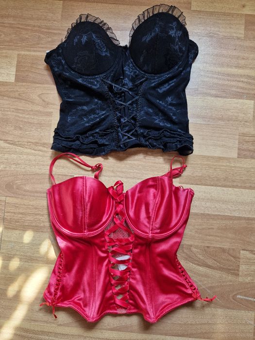 Doua corsete H&M, ambele la doar 45 lei