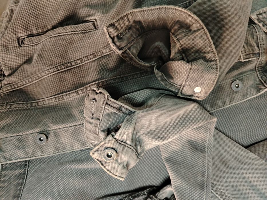 Продам мужскую джинсовую куртку размер 48-50.