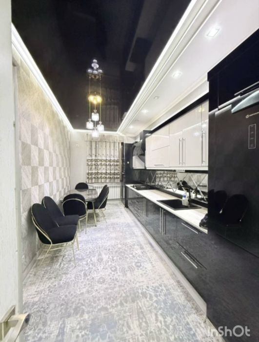 Квартира сотилади 97 кв метр 3 хона 2 этаж жихозлари билан