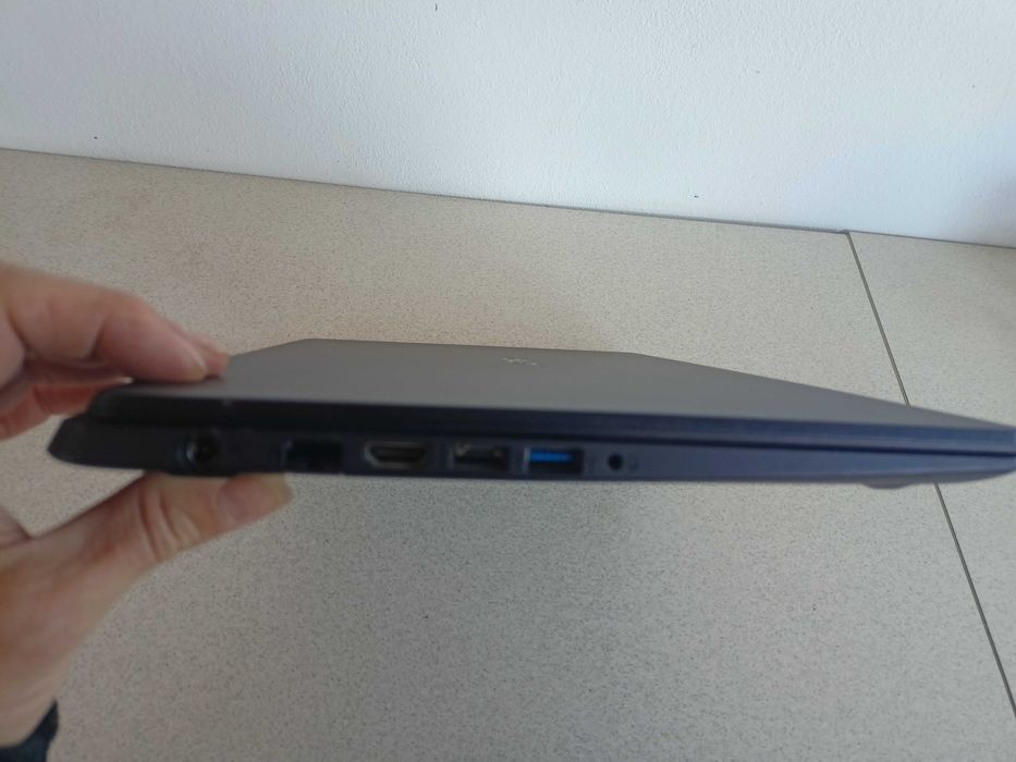 Laptop Acer EX215 disp 15,6 proc I3-8130u ram 8 ddr4 SSD Baterie 2:30H