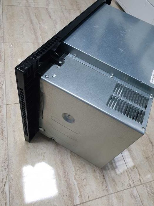 17L - 600мм - Miele M6032 Микровълнова Фурна с Грил за Вграждане