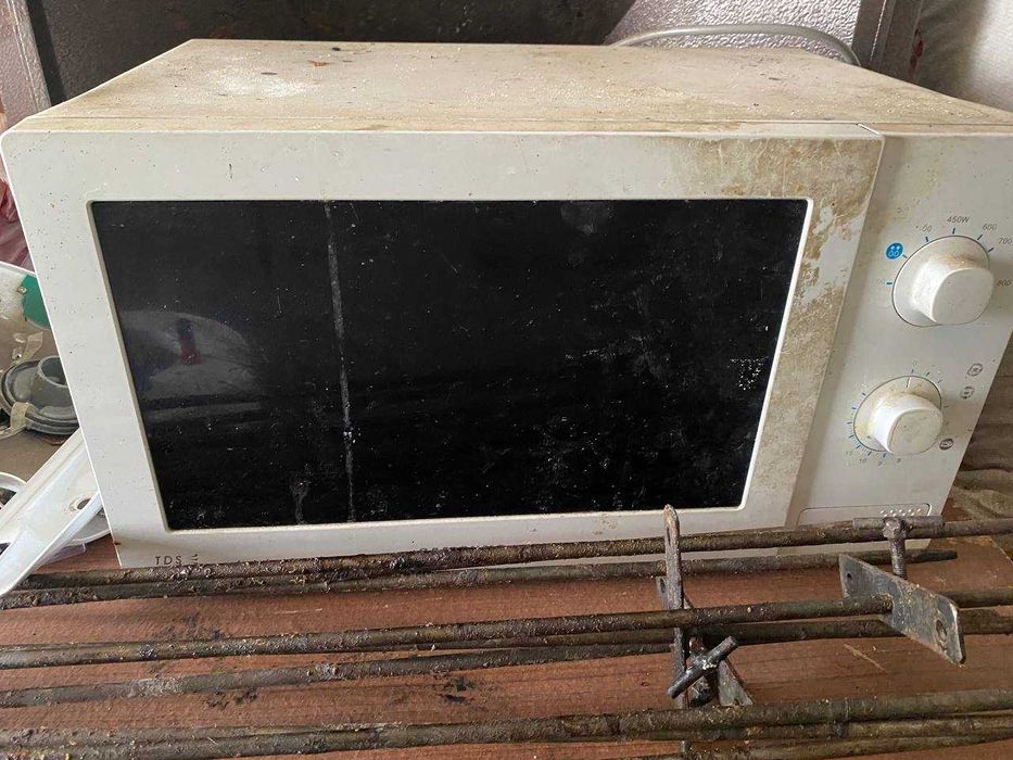 Продаётся микроволновая печь.
